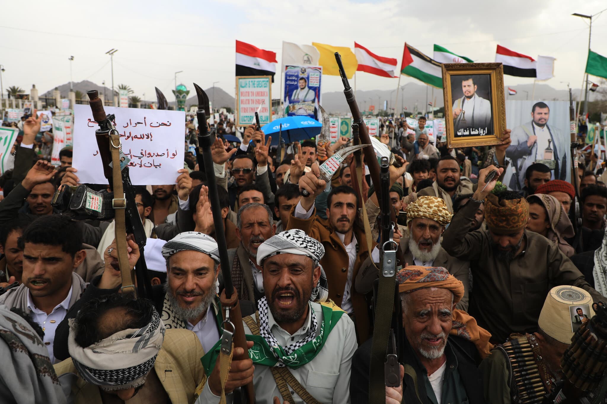 Houthis Claim Attack on Yemeni Military Camp