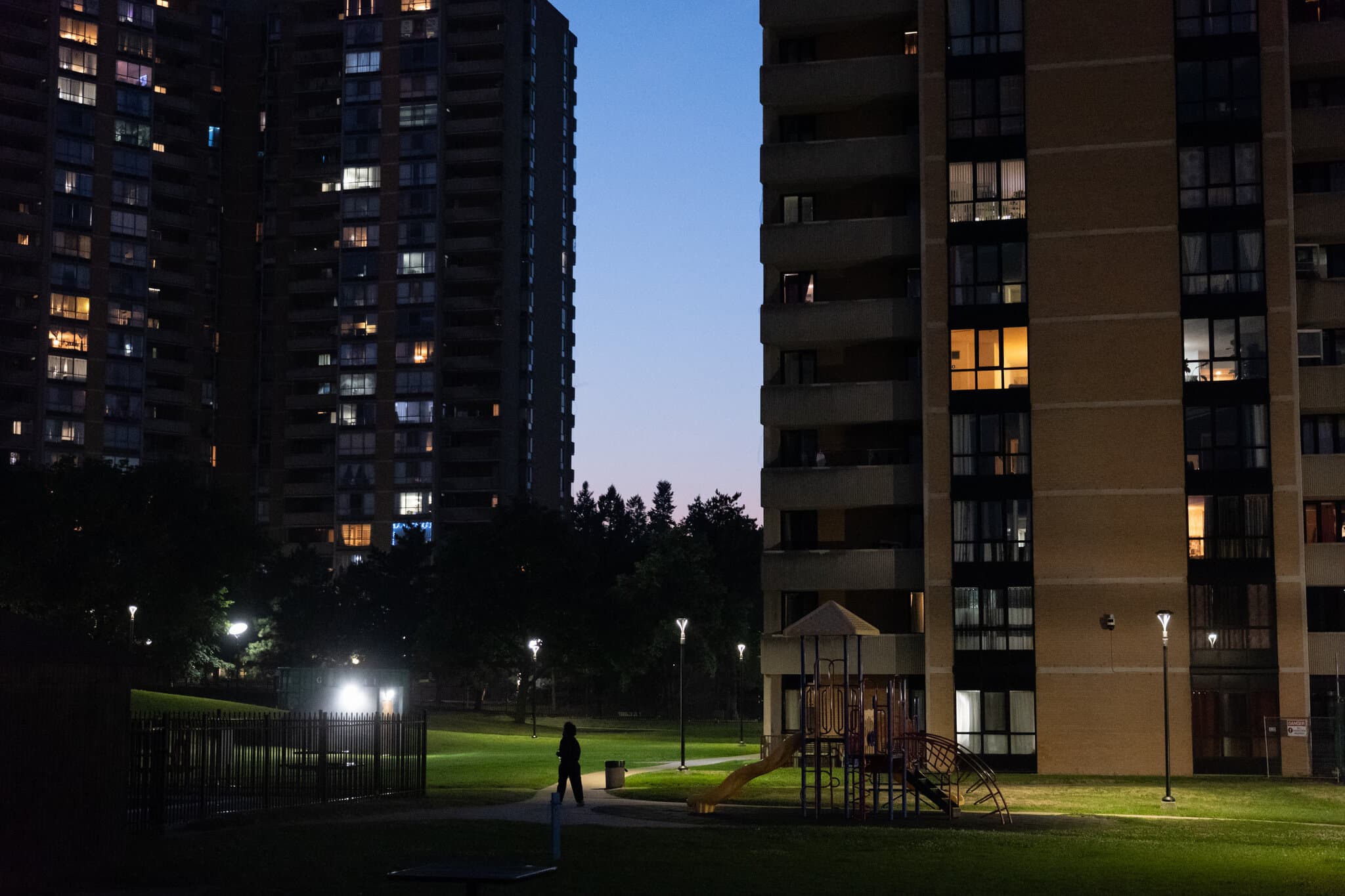 A Consulate Shooting, a Toronto Street and a Network of Guns for Hire