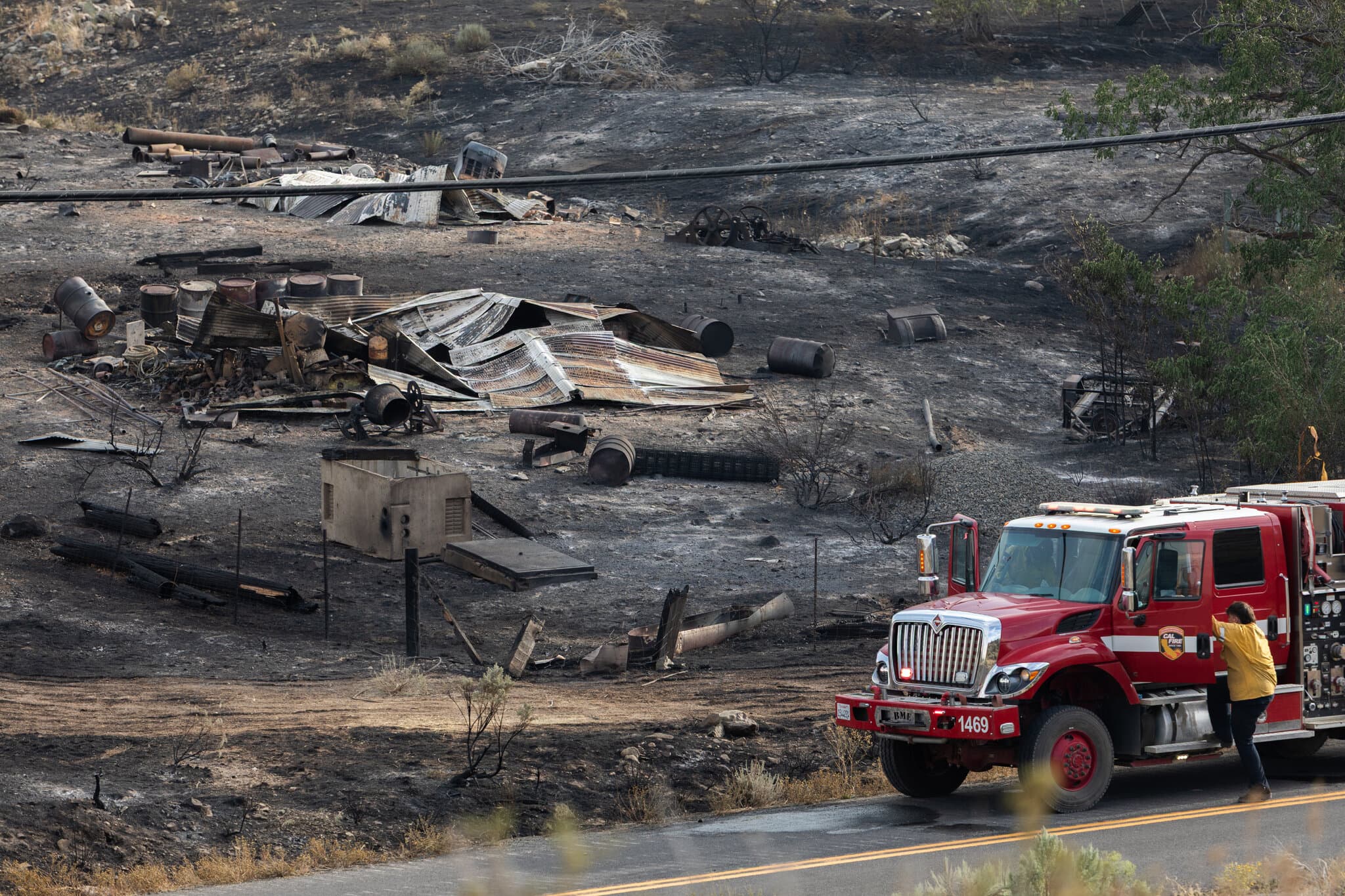Firefighters Grapple With Nevada Blaze That Drove Thousands From Homes