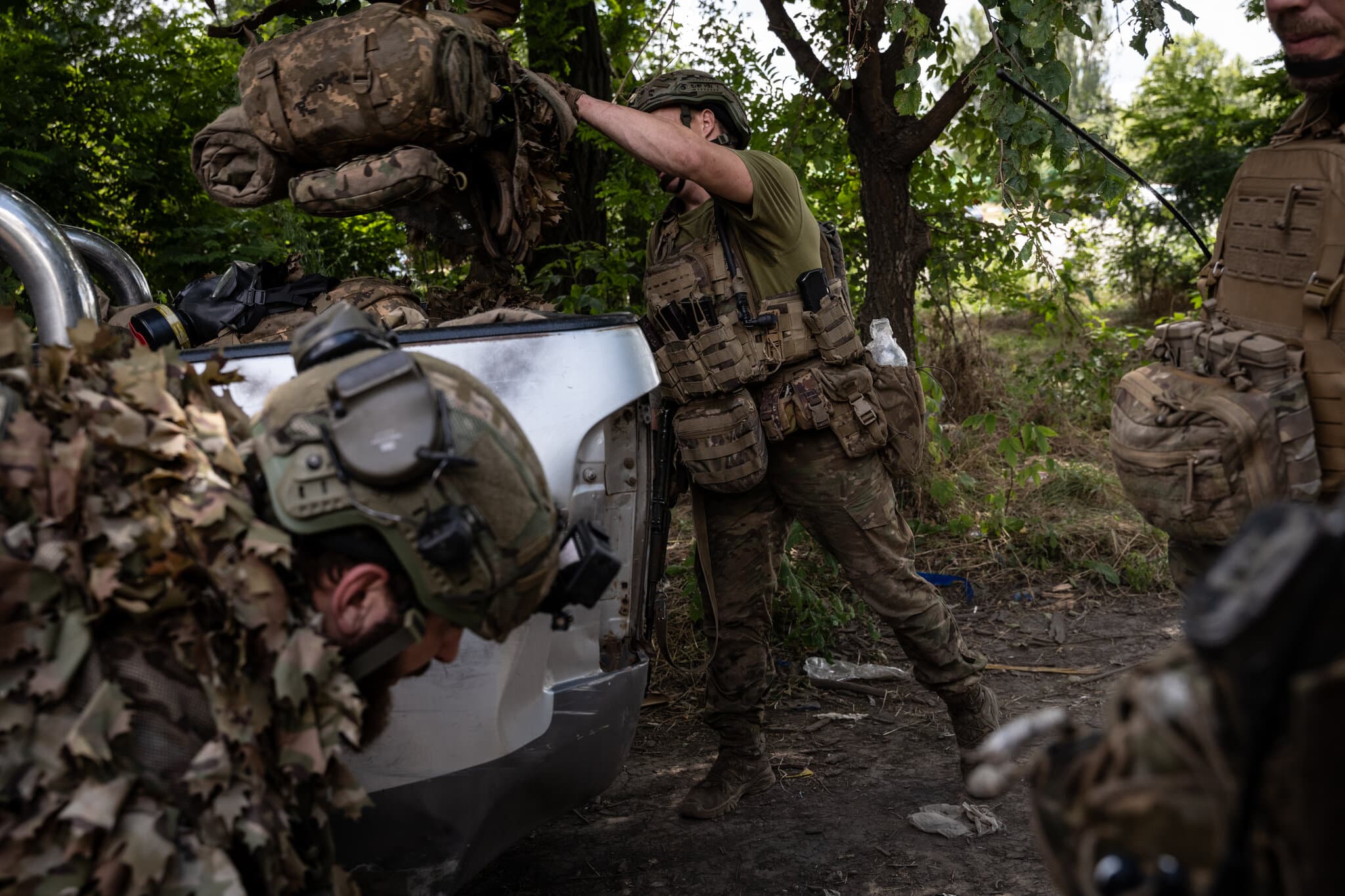 Where Drones Cannot See, the Ukraine War Is a Deadly Game of Cat and Mouse