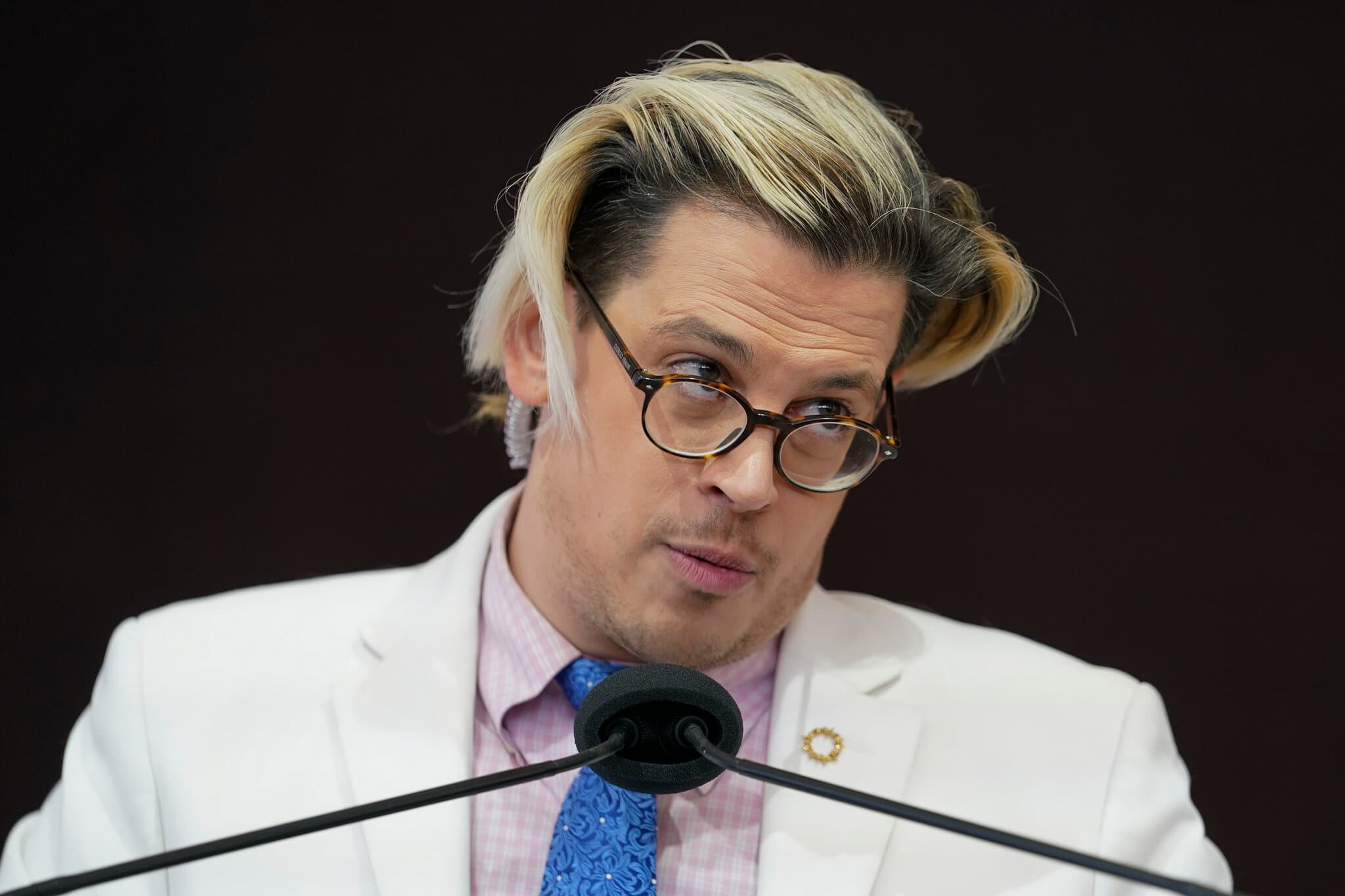 Milo Yiannopoulos, a Right-Wing Provocateur, Is Arrested by ICE