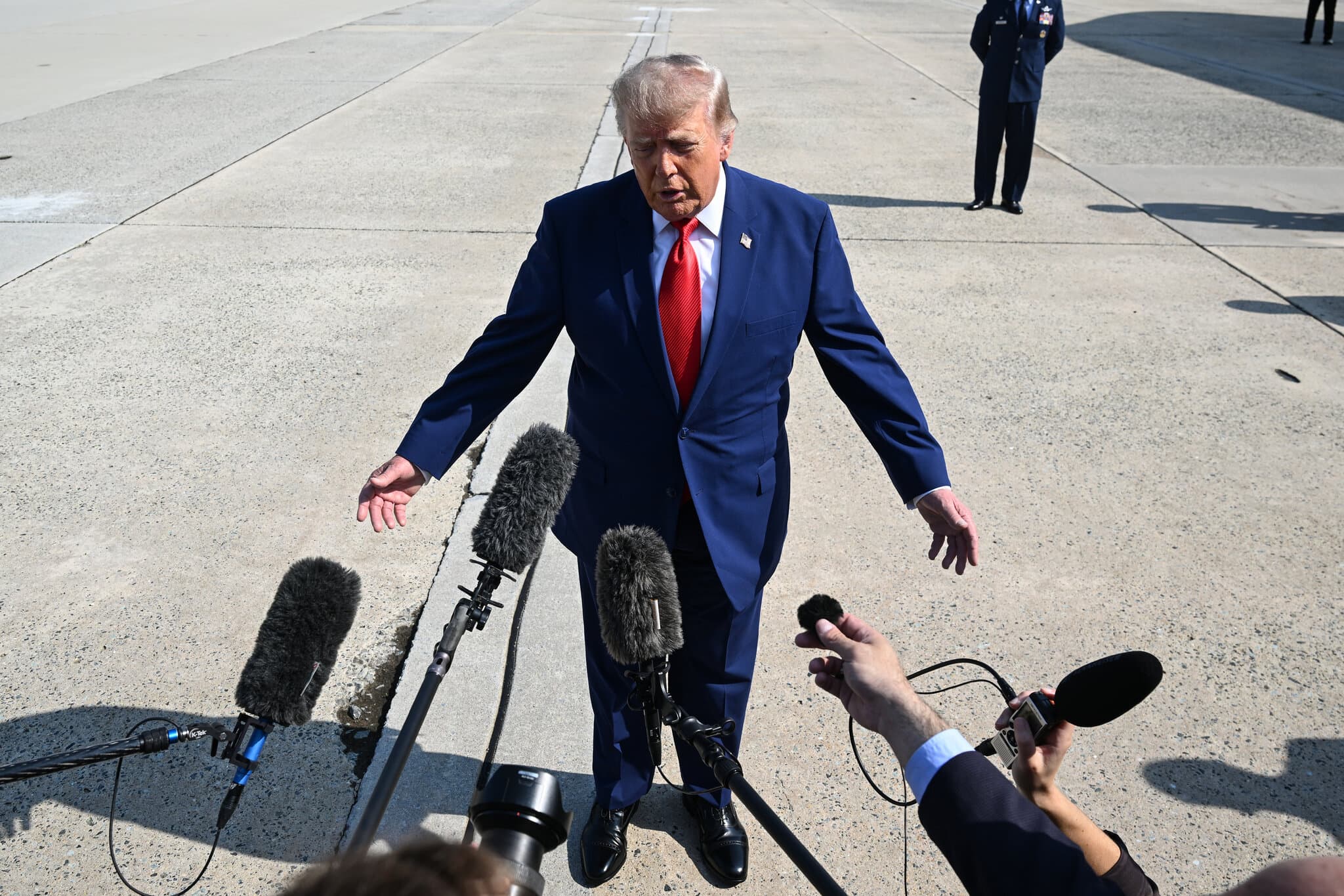 For Trump, the Iran War Is Stuck Between Combat and Genuine Peace