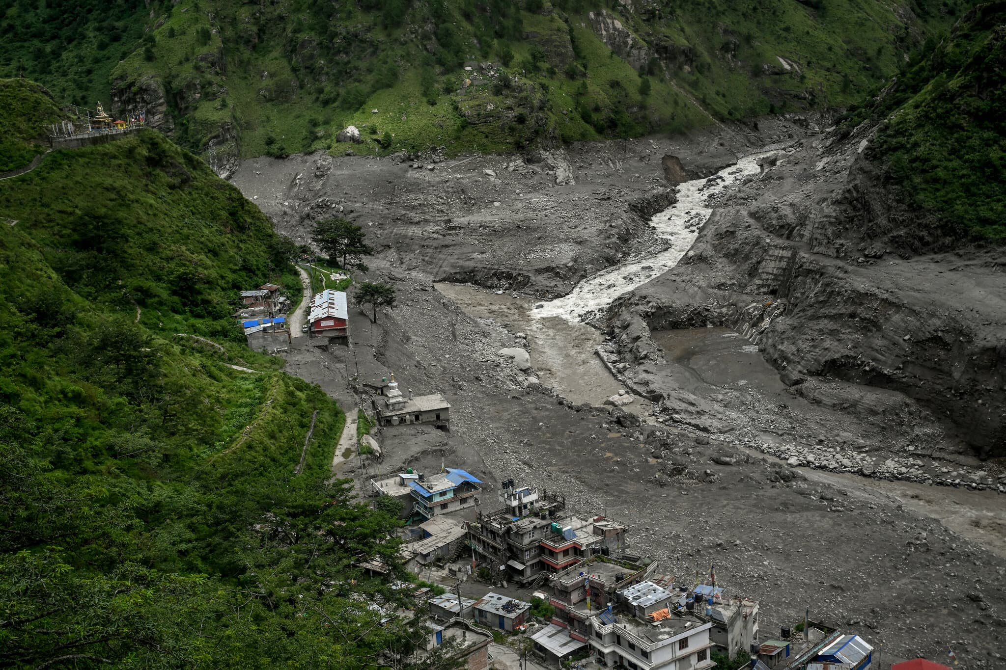 China Offers Condolences to Nepal While Emphasizing Disaster Began There