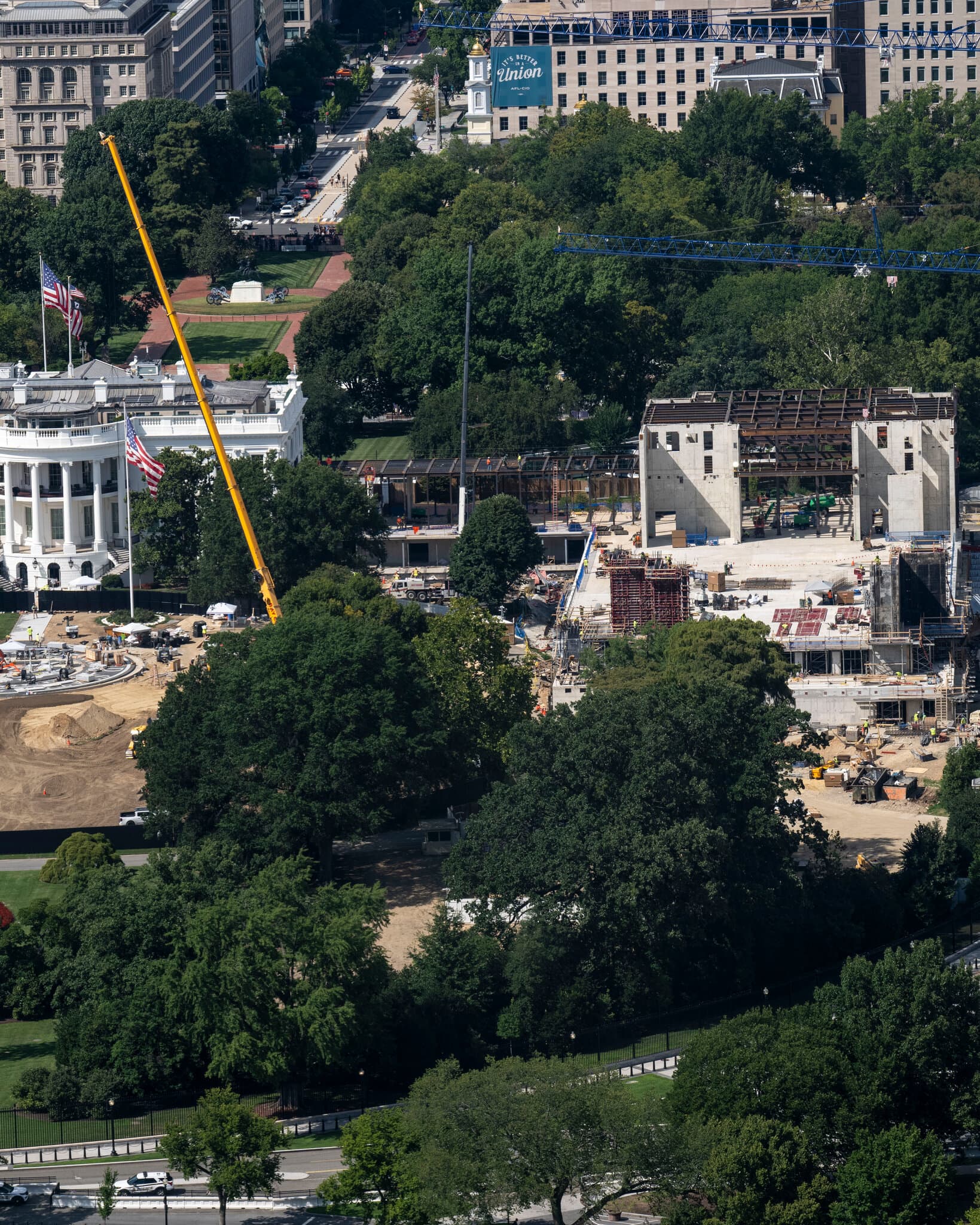 Supreme Court Allows White House Ballroom Construction to Continue