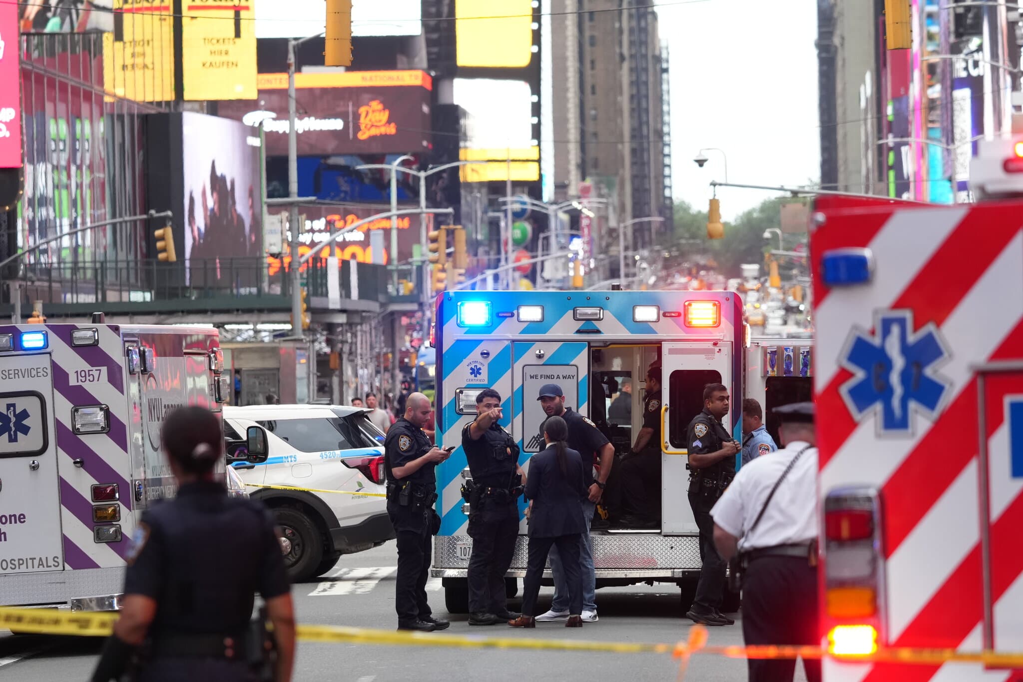 As Families Mourn, Police Seek Answers in Fatal Times Square Attack