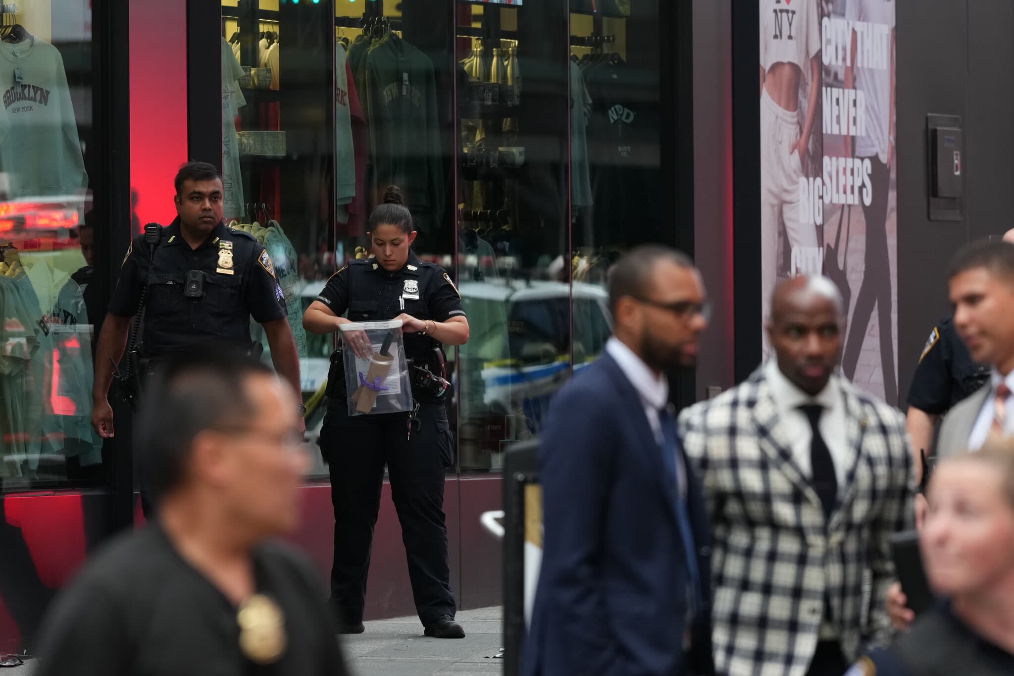 Times Square Police Shooting Was Justified but Risky, Some Experts Say