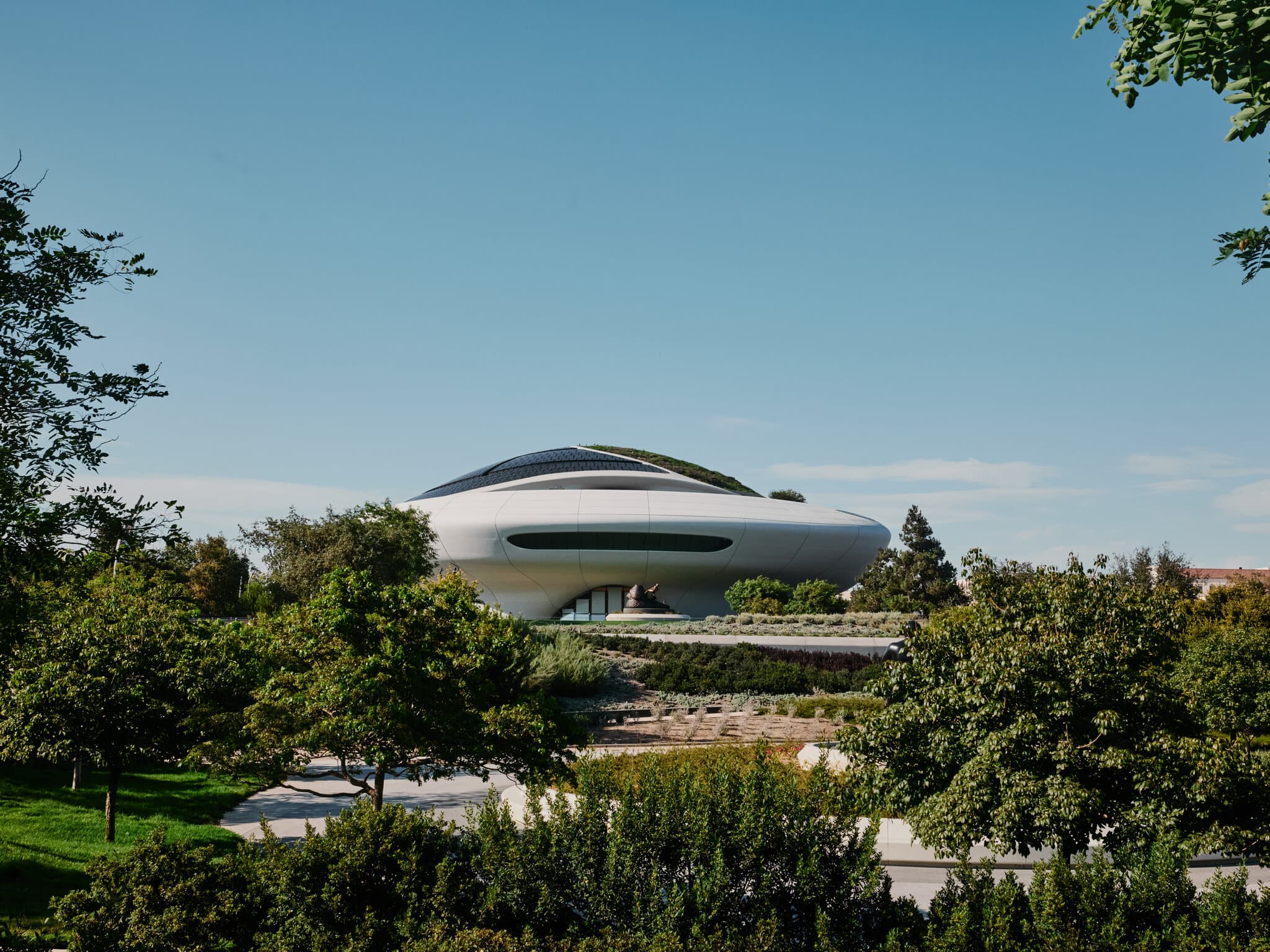 What Is ‘Narrative Art?’ The Lucas Museum Finally Shows Us Its Vision.