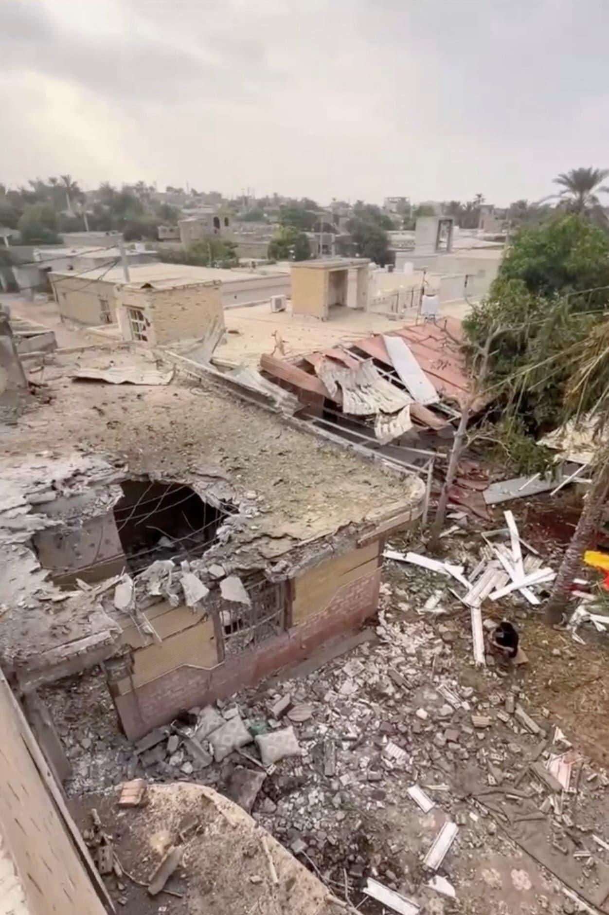 U.S. and Iran Survey the Damage After a Night of Intense Strikes