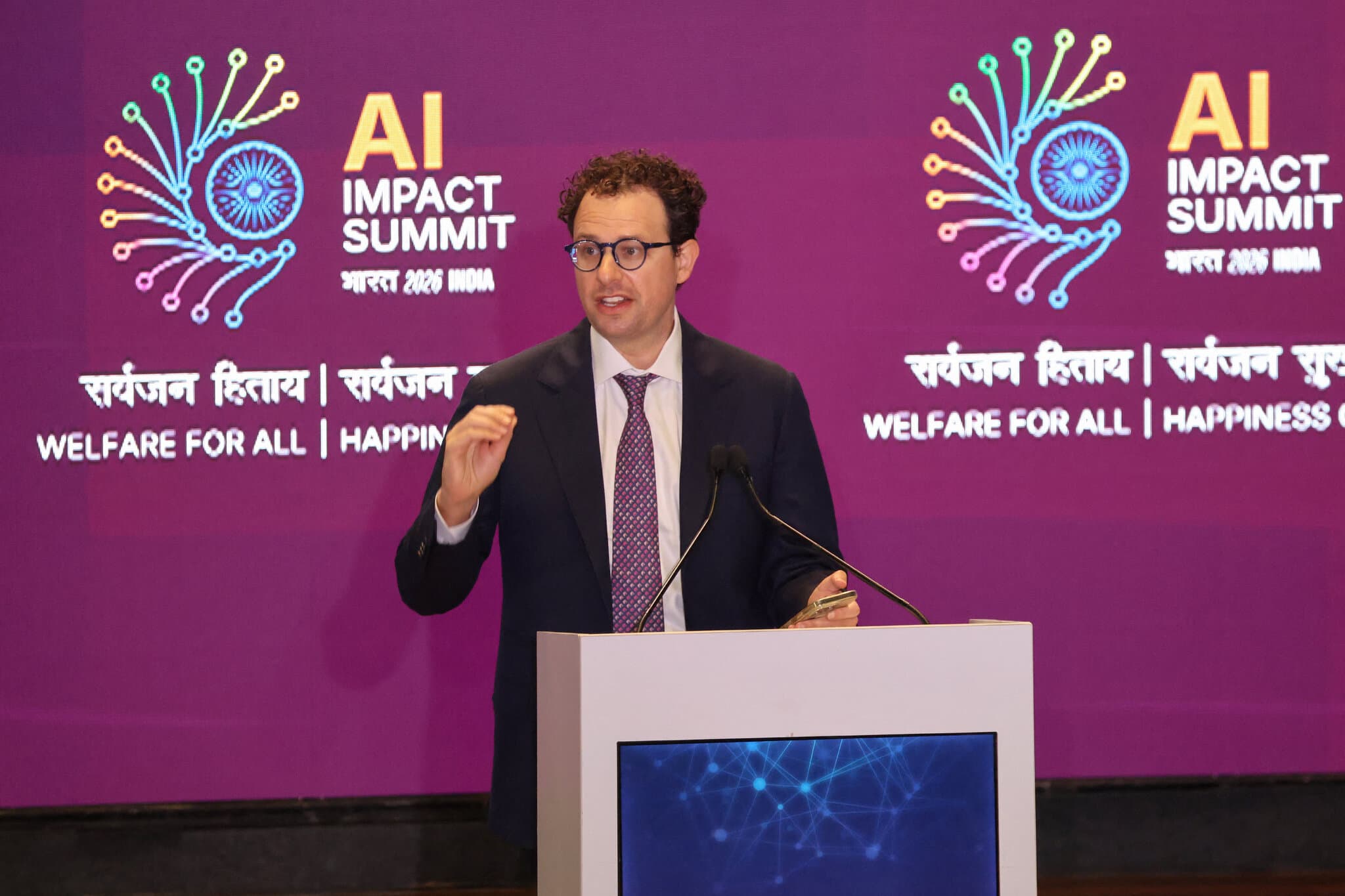Anthropic C.E.O. Calls for A.I. Slowdown