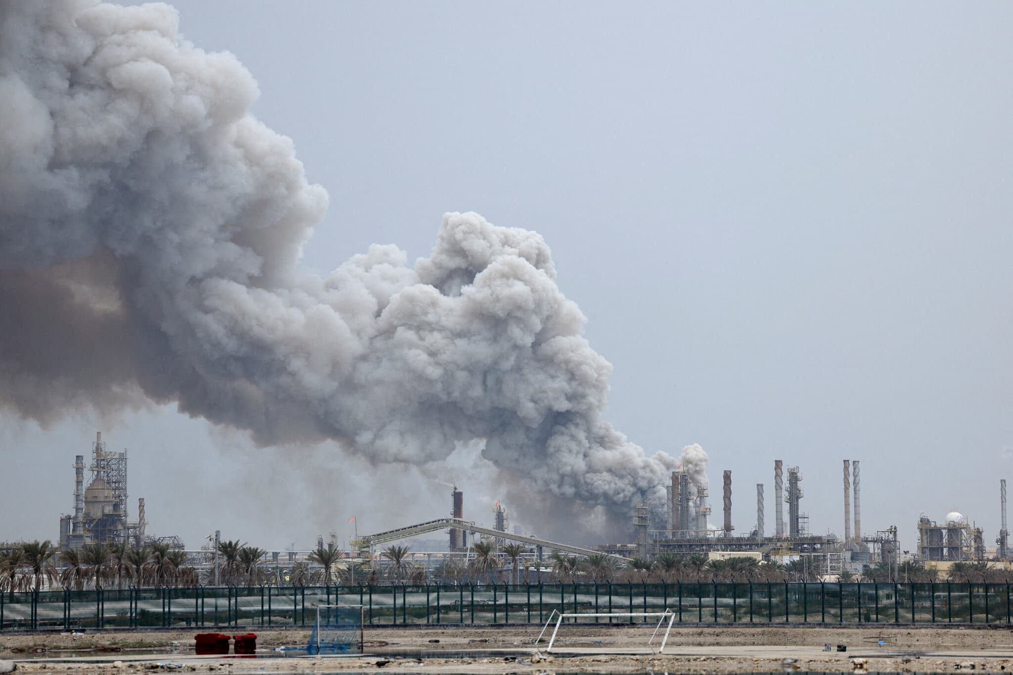 Gulf Arab States Explore New Options as U.S. Bases Fail to Deter Iran