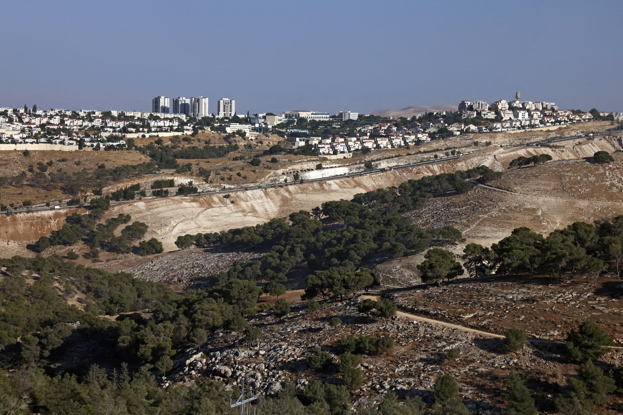 Inside the Breakdown of U.K.-Israel Relations Over West Bank Settlements