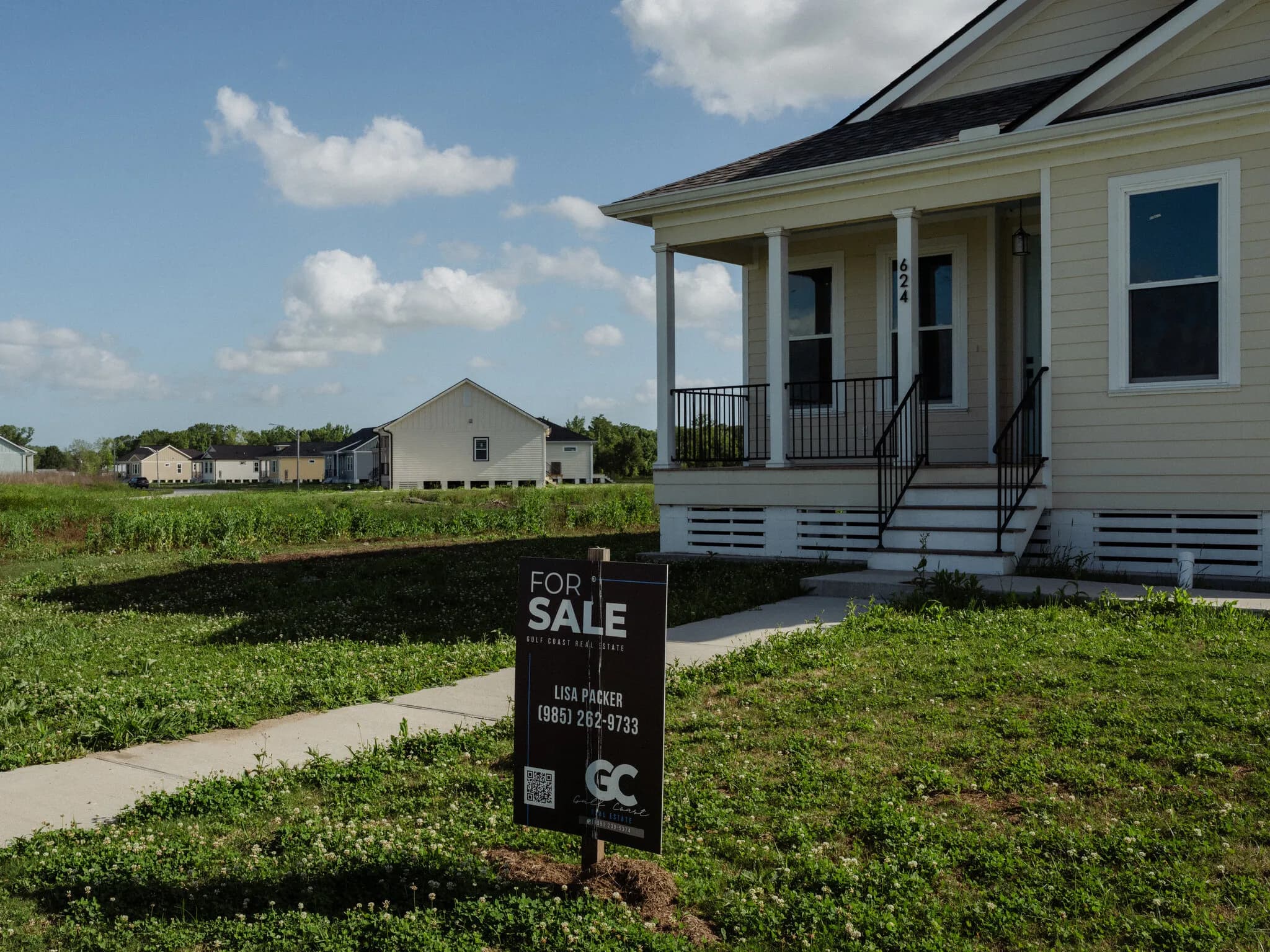High Gas and Rising Mortgage Rates Trouble Trump as Midterms Near