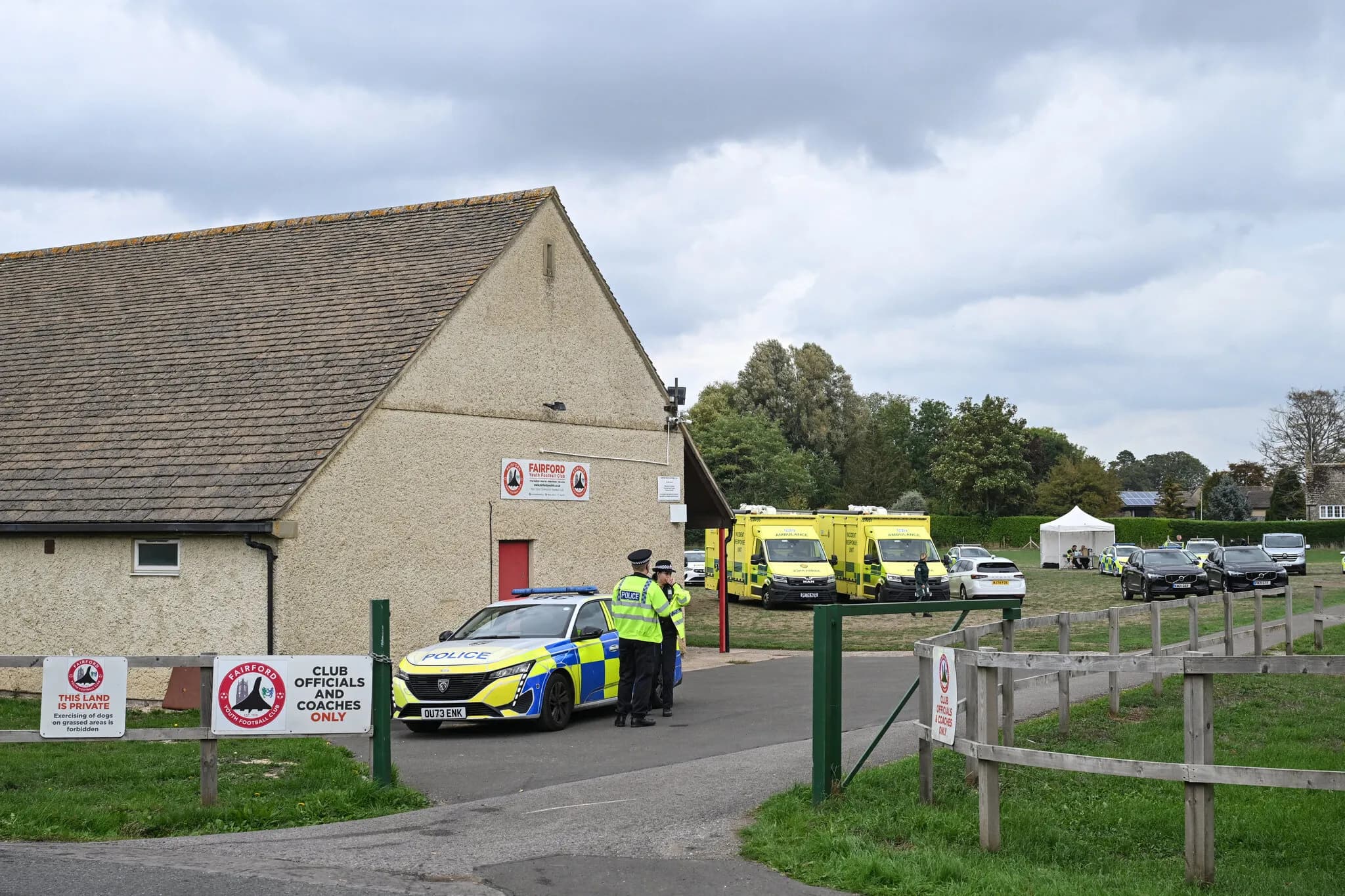 Quiet Corner of U.K. That Hosts U.S. Bombers Wakes to Roadblocks and Evacuations