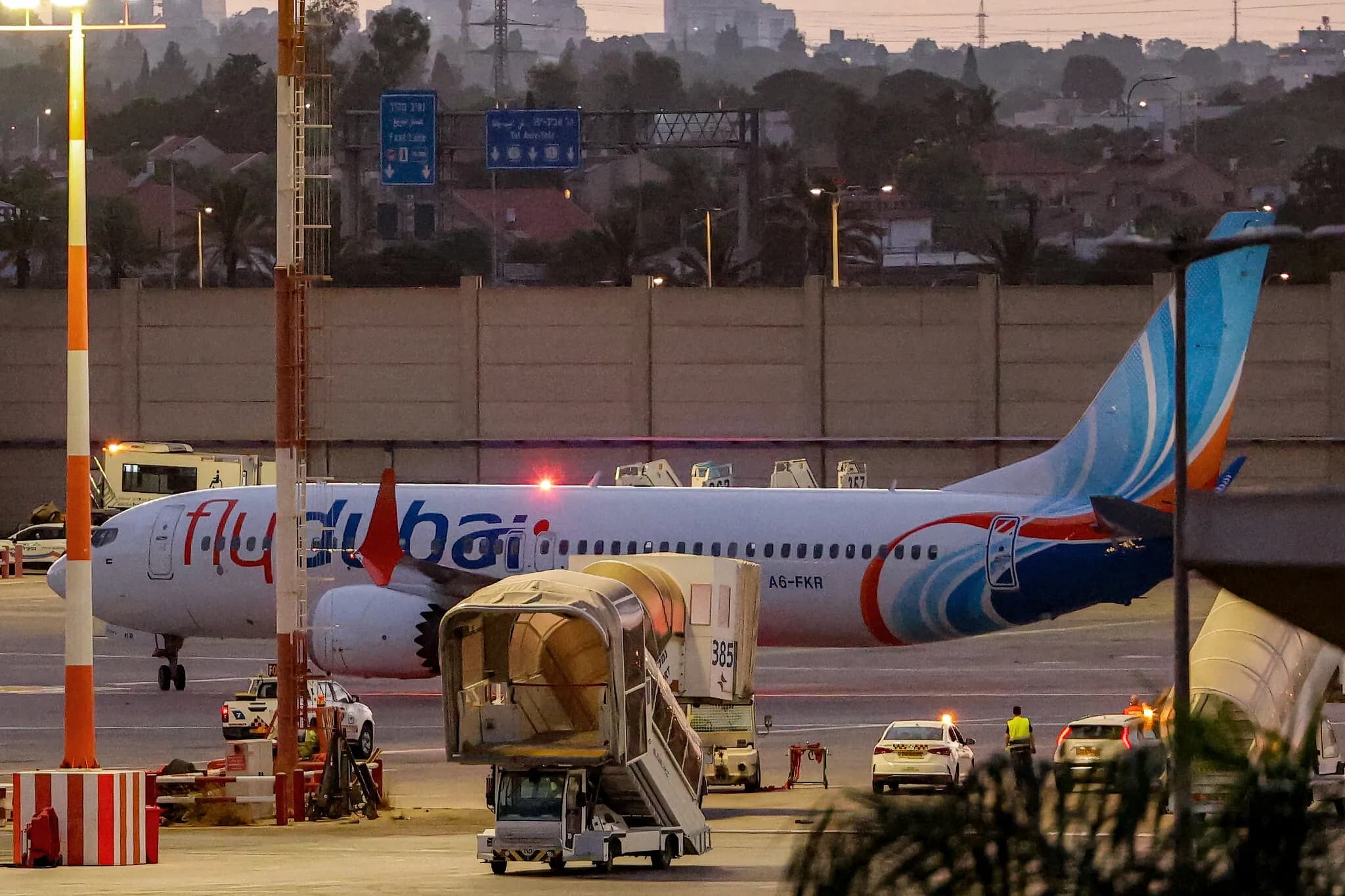 Bloody Attack in the Cockpit of a Flight to Israel, and a Terrifying Plunge
