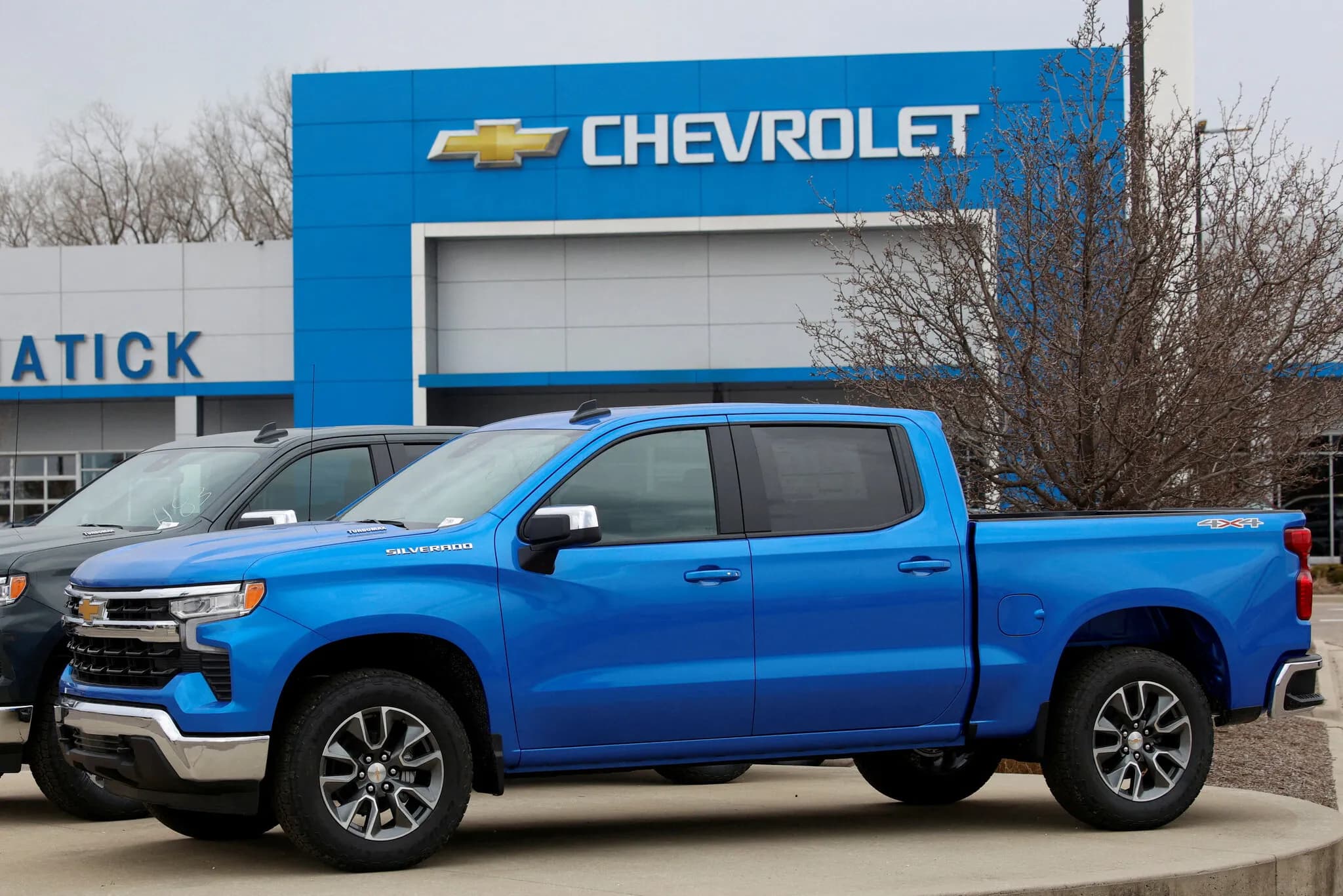 Sales of Hulking Pickups and S.U.V.s Sag as Fuel Prices Soar