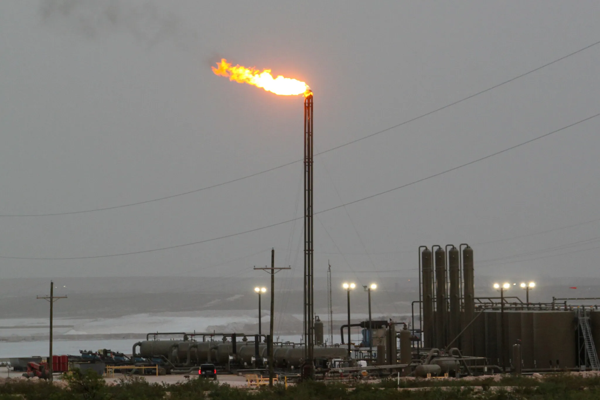 Trump to Loosen Rules for Oil Firms on Methane, a Potent Warming Gas