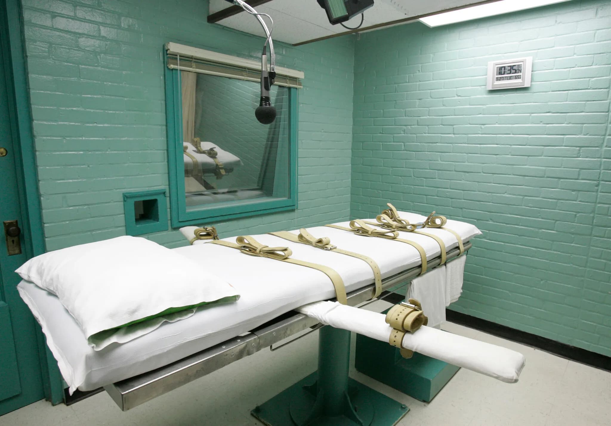 Texas Plans Execution After Botched Lethal Injection in Tennessee