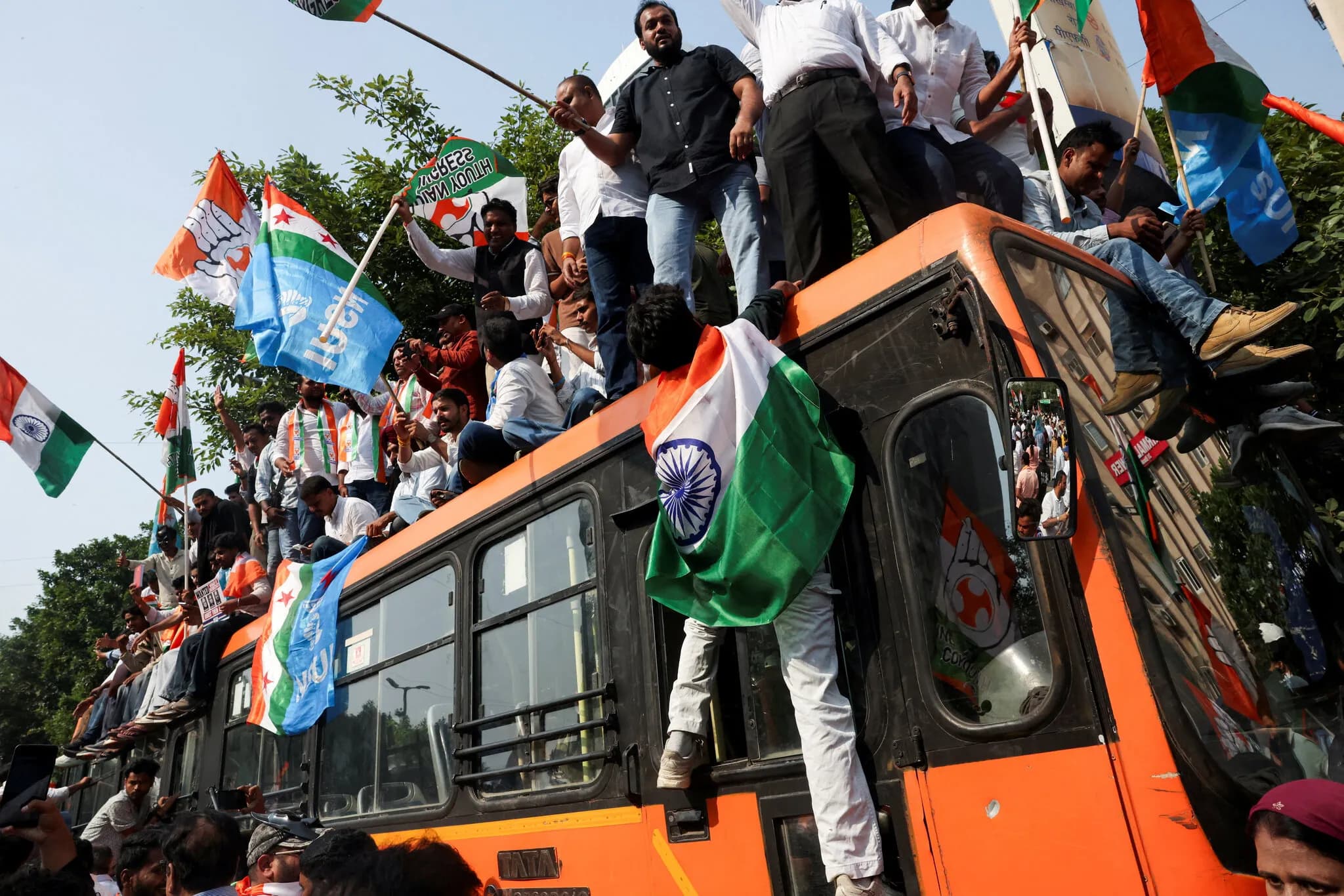 After Lockdown, Sea of Protesters Flows Through India’s Capital