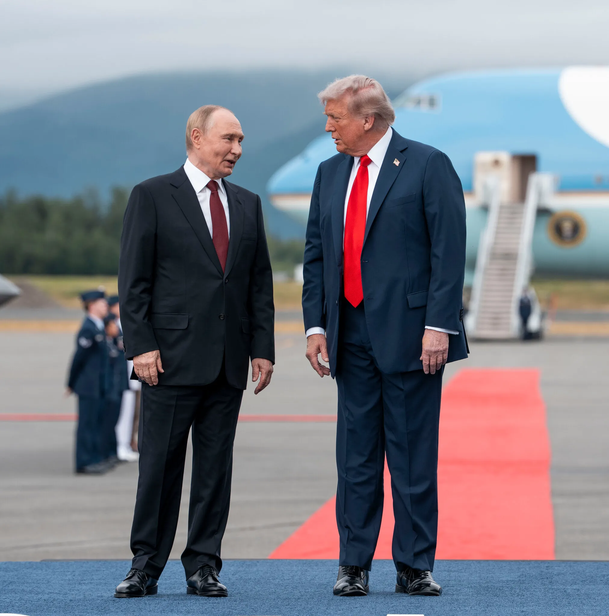 Trump Offers Putin Economic Relief in Hopes That Russia Will Return the Favor