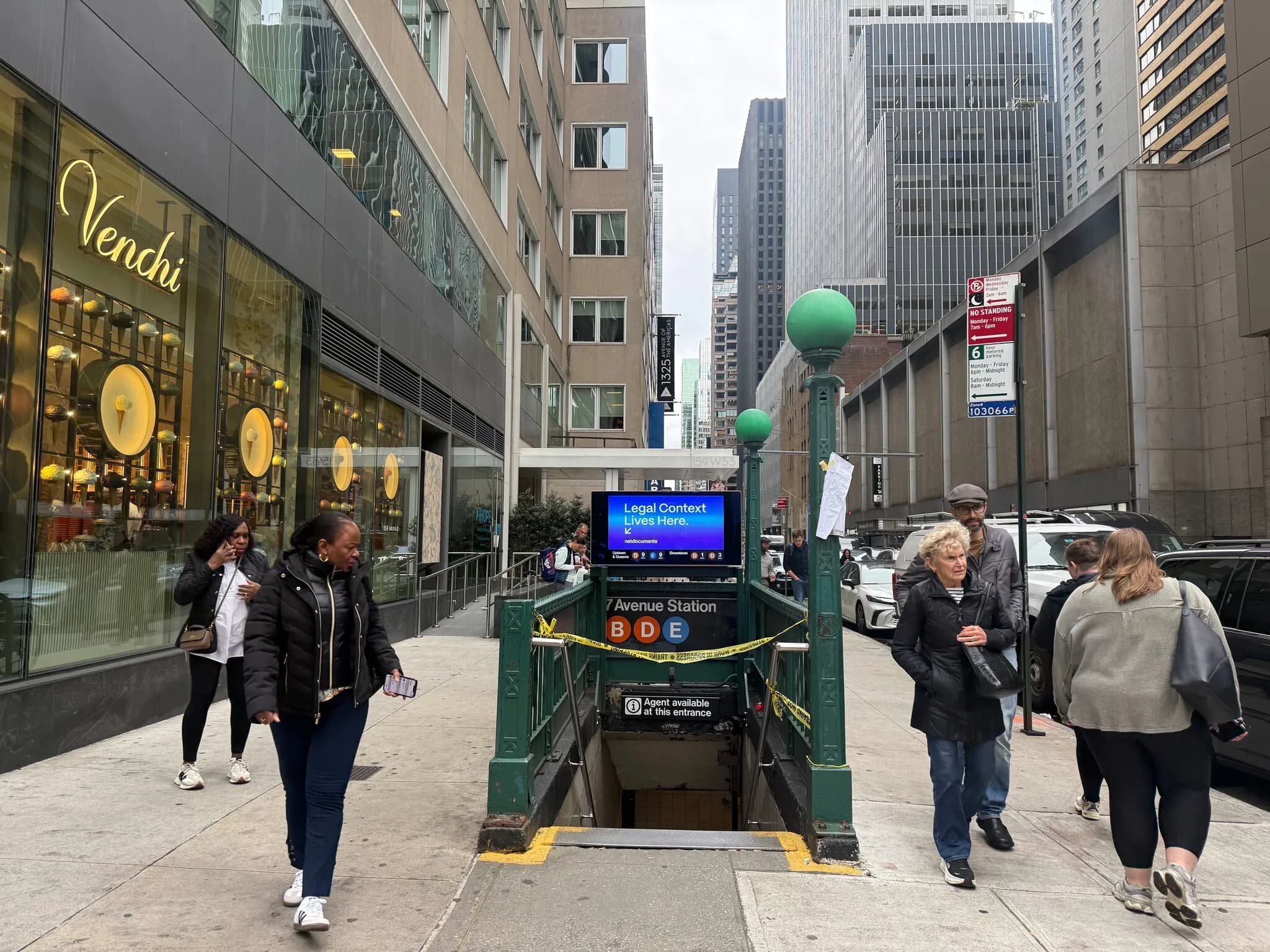 Man Fatally Shot in Midtown Manhattan Subway Station