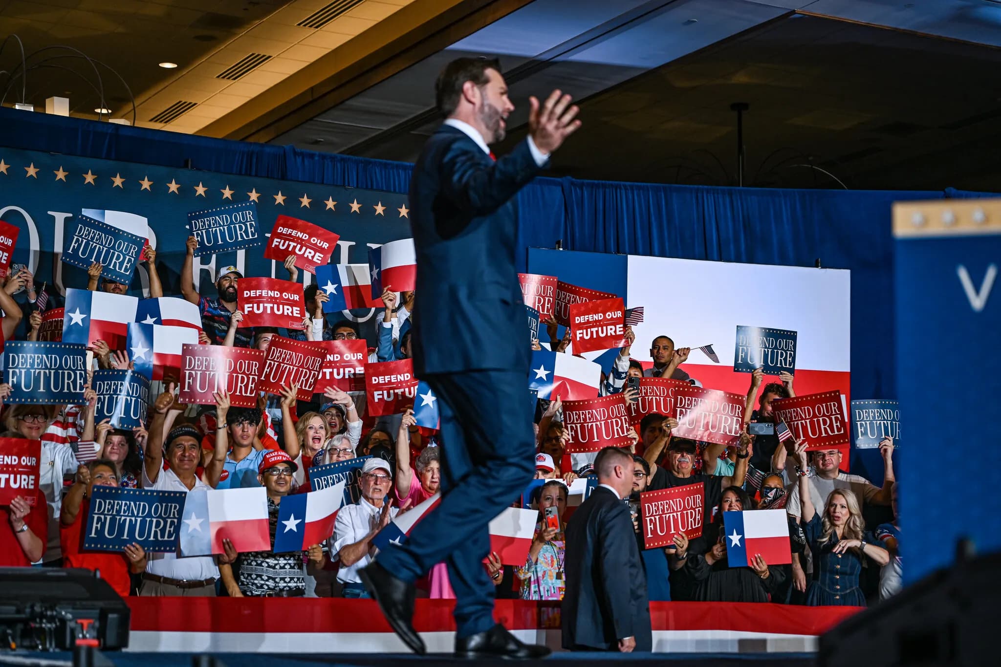 Republican National Committee, Far Richer Than D.N.C., Pumps $50 Million Into Midterms