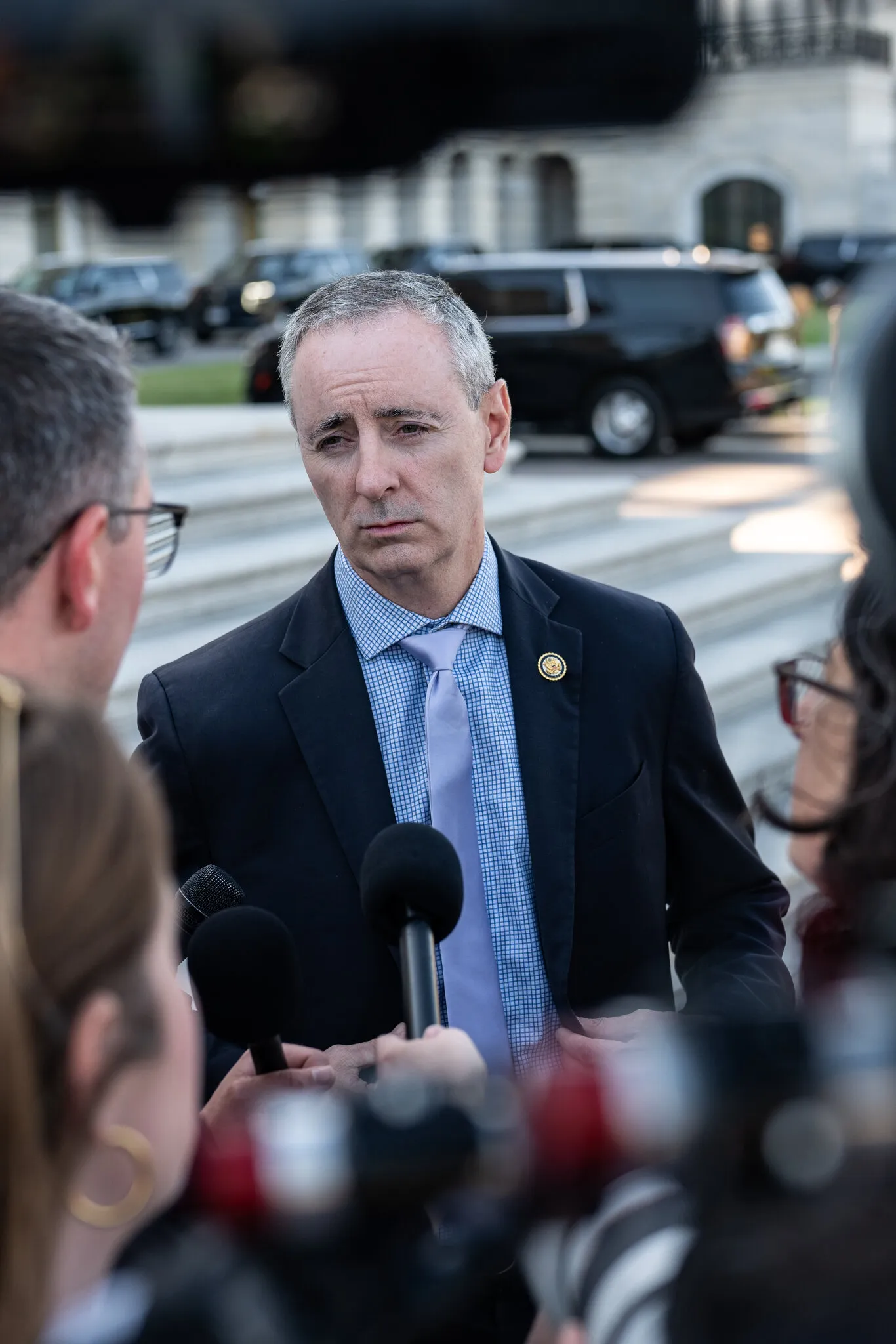 Lawmakers Plan to Block Trump Nominees Over Ukraine Satellite Network Restrictions