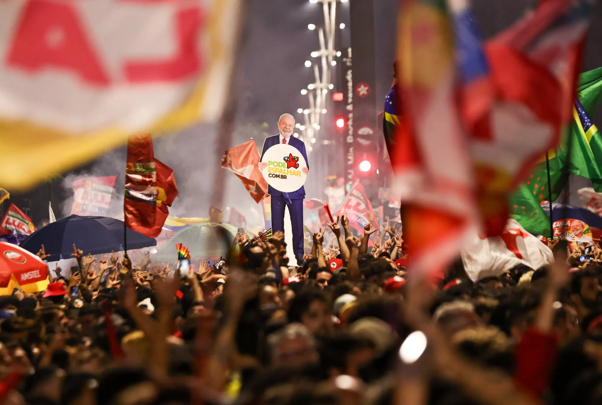 The Digital Army That Catapulted Lula to Victory in Brazil