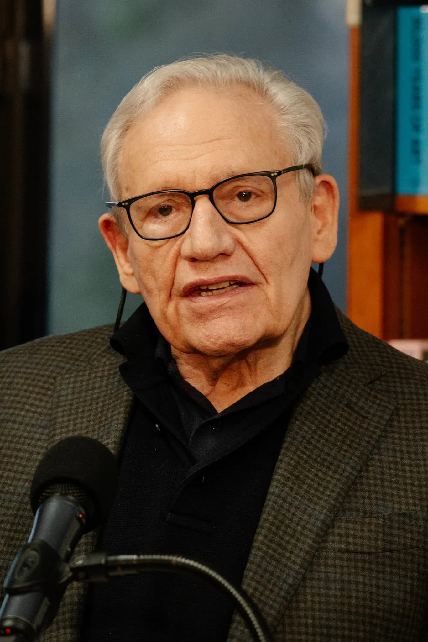 Bob Woodward Thought Jeff Bezos Had His Back. Now He Feels Disillusioned.