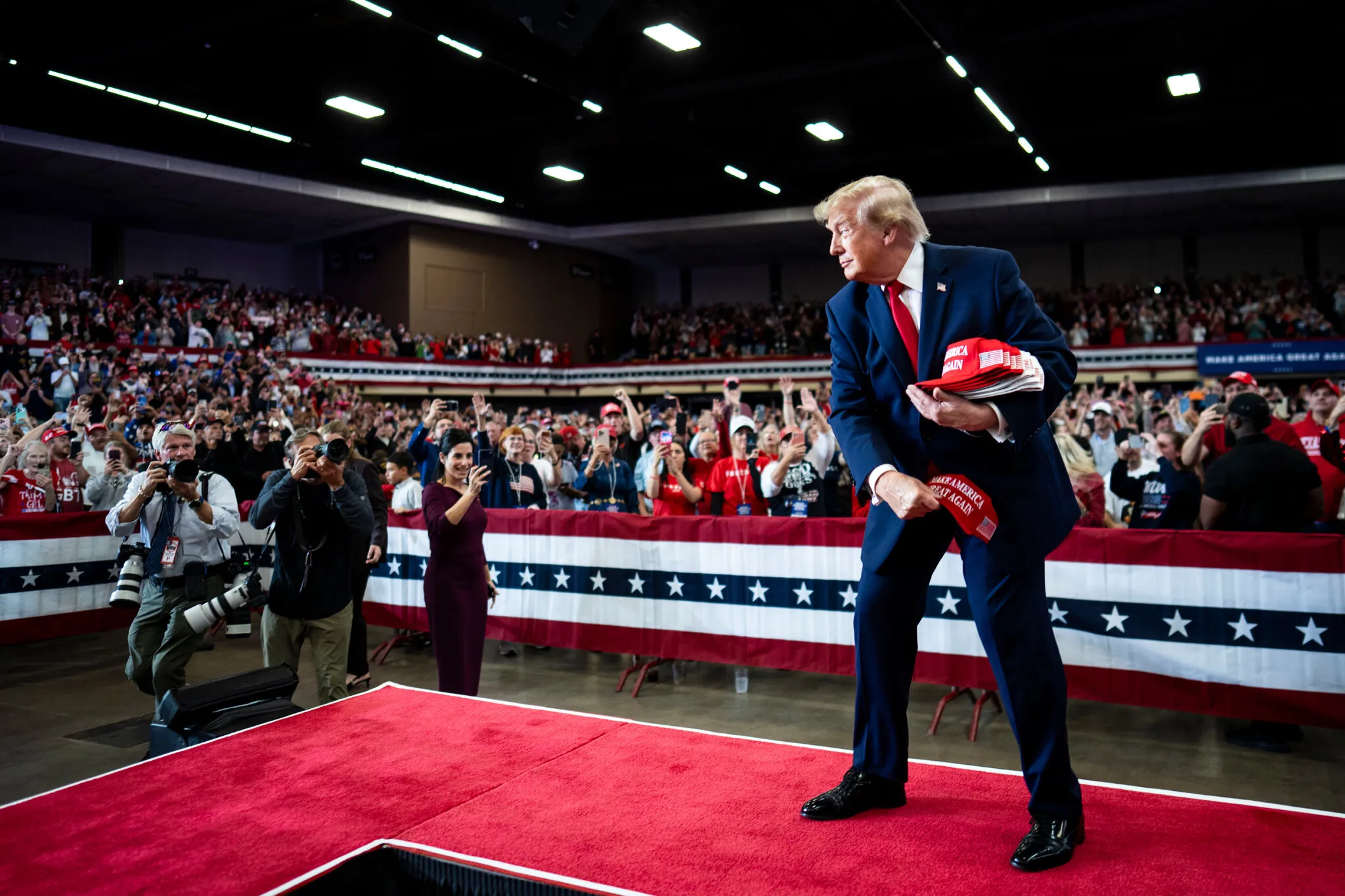 High Inflation Haunts Trump and Republicans on Eve of Election